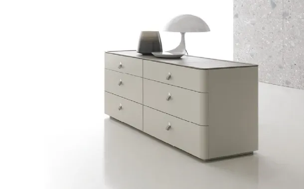 Comò Kube in laccato opaco di Alivar