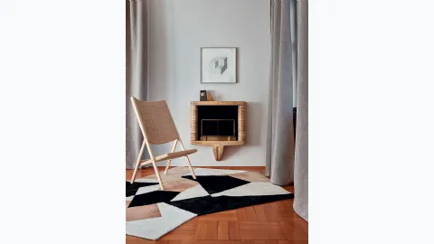 Tappeto asimmetrico realizzato in pelle di cavallino a più colori D-754-1 di Molteni & C