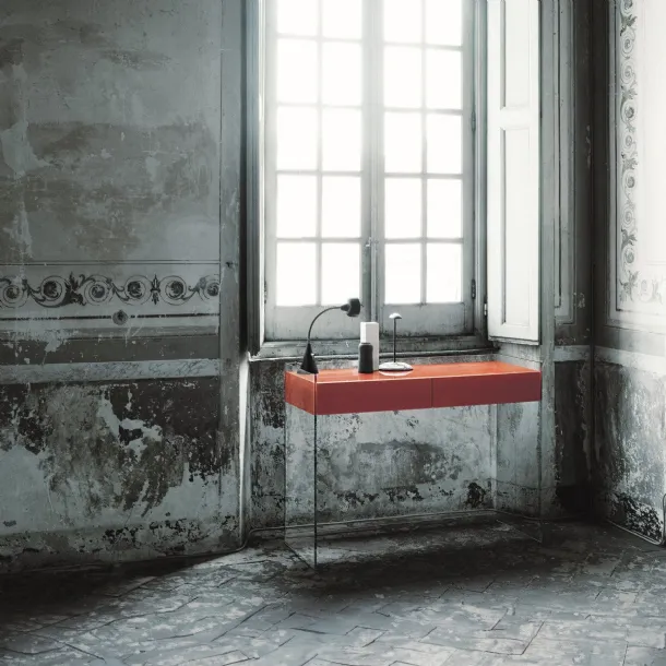Scrittoio Float di Glas Italia