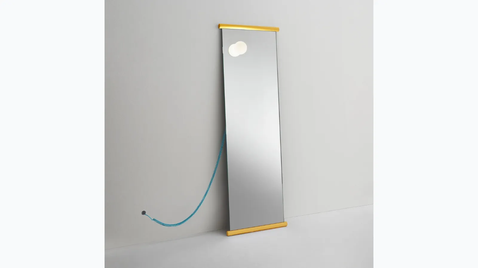 Specchio Ecco con lampada dimmerabile di Glas Italia