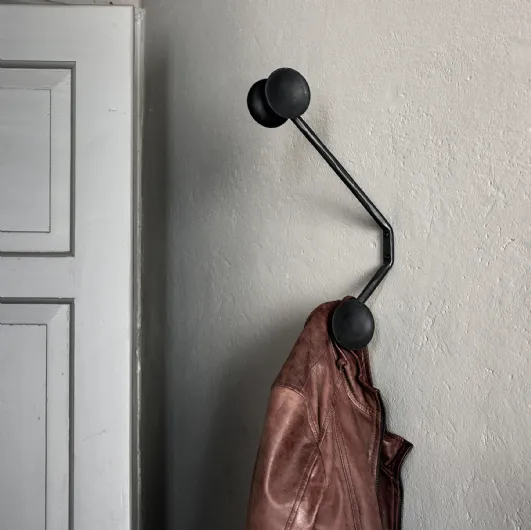 Appendiabiti da muro in ferro con ganci in gomma Officina di Magis