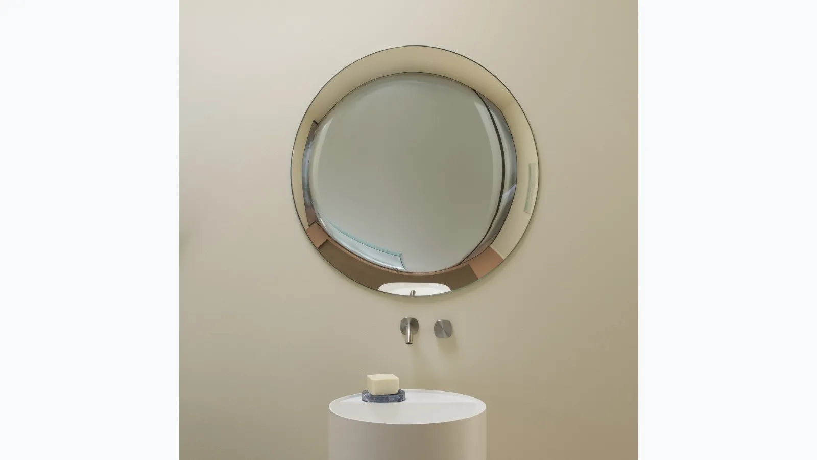 Specchio Menteur di Glas Italia