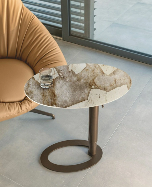 Tavolino Tek in ceramica di Riflessi