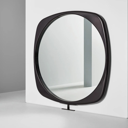 Specchio con cornice in poliuretano Mistral di Bonaldo