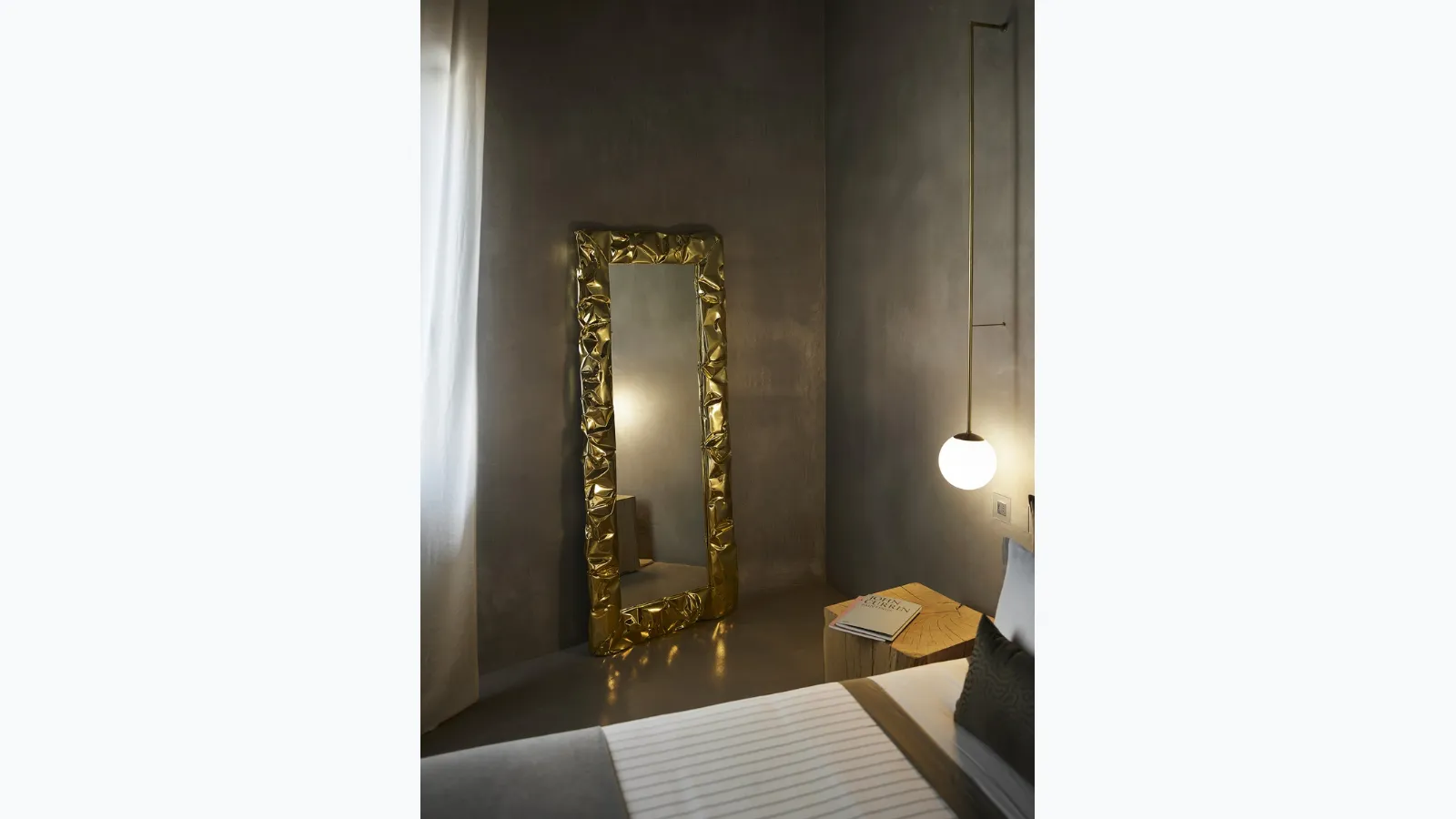 Specchio Tab-u Mirror di Opinion Ciatti