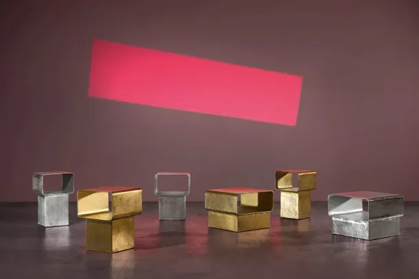 Tavolino Kira in alluminio fuso di Gervasoni
