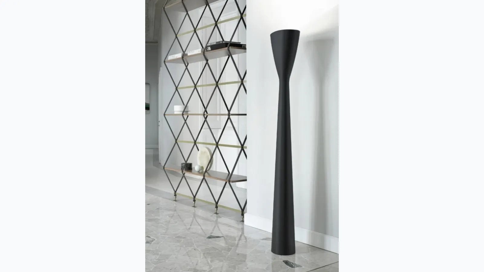 Lampada da terra Carrara di Luceplan