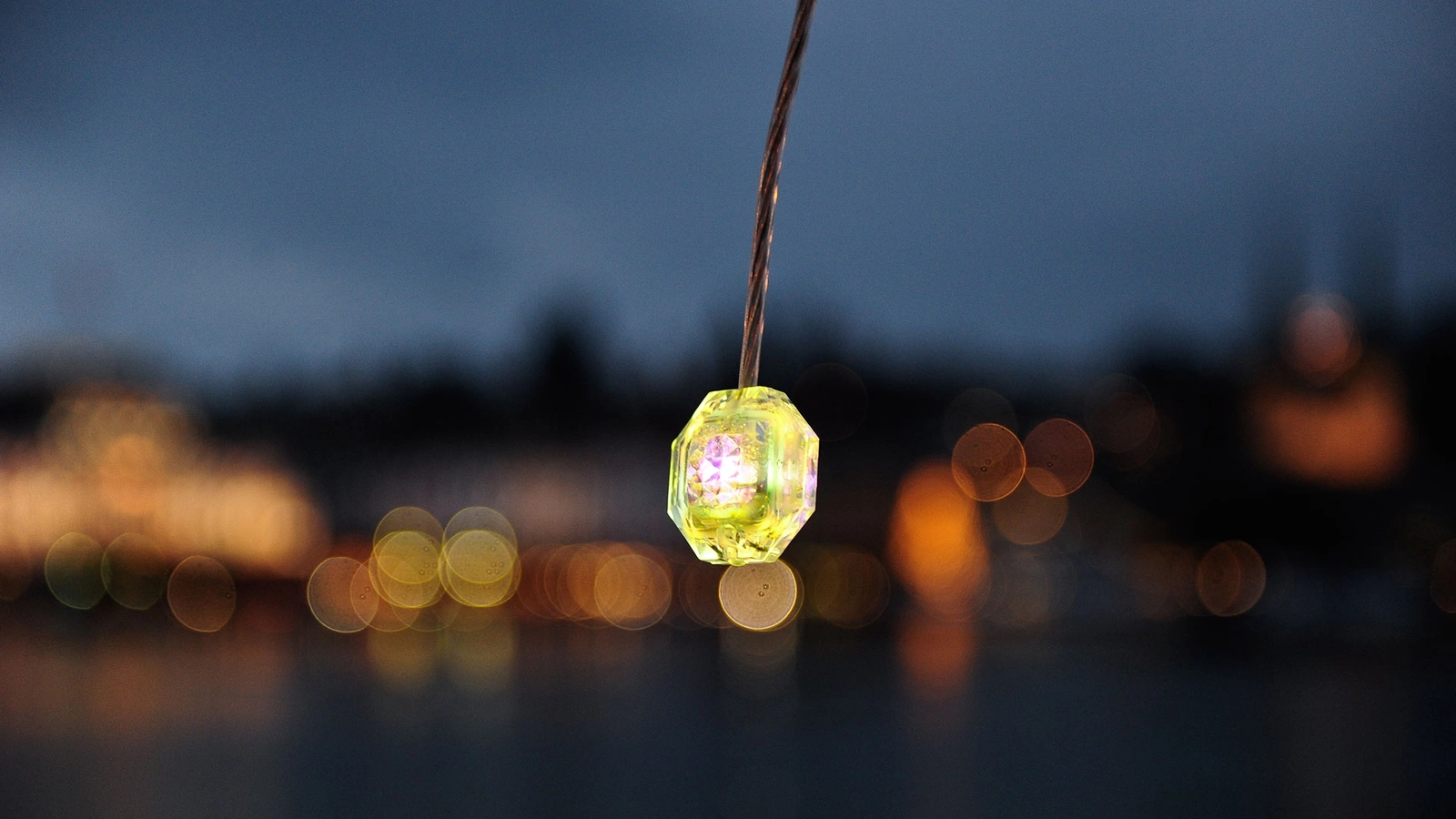 Lampada Diamante Pixel Dot di Artemide