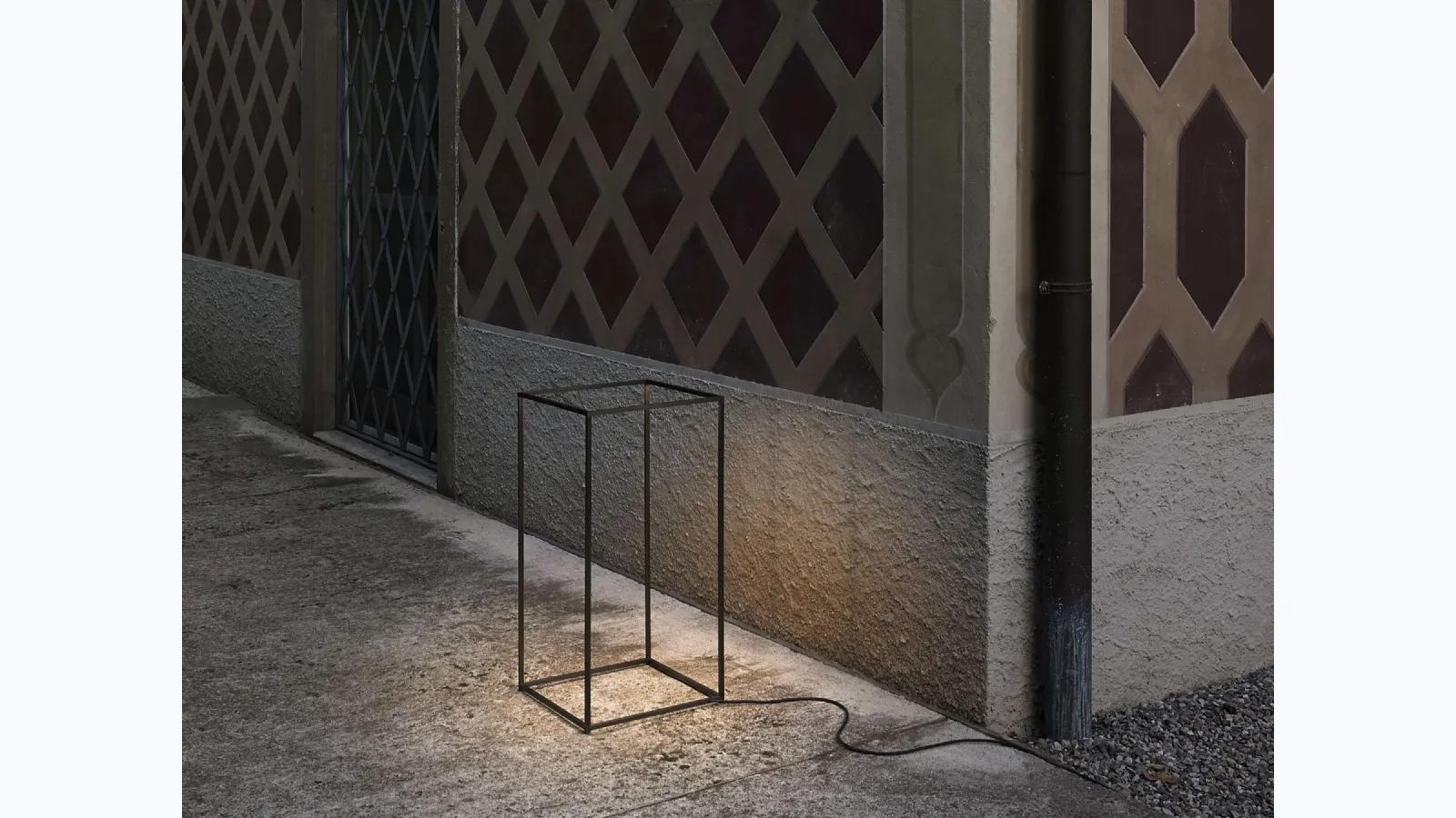 Lampada da esterno a luce diffusa in alluminio Ipnos Outdoor di Flos