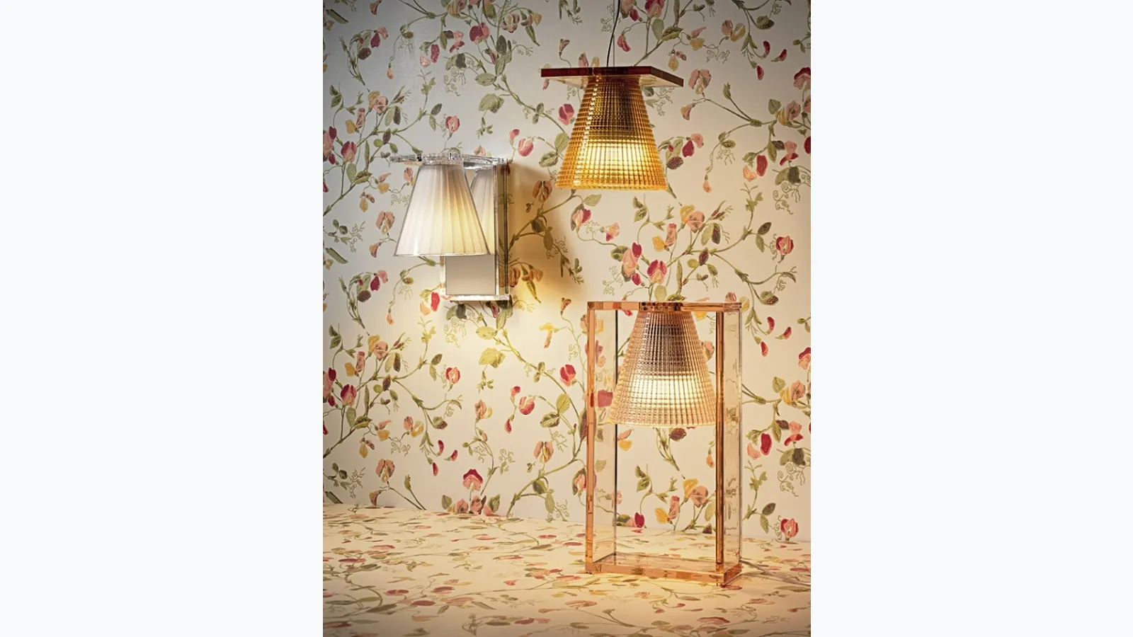 Lampada Light Air in policarbonato da tavolo e nella versione a parete e sospesa di Kartell