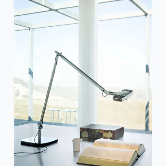 Lampada da tavolo Otto Watt di Luceplan