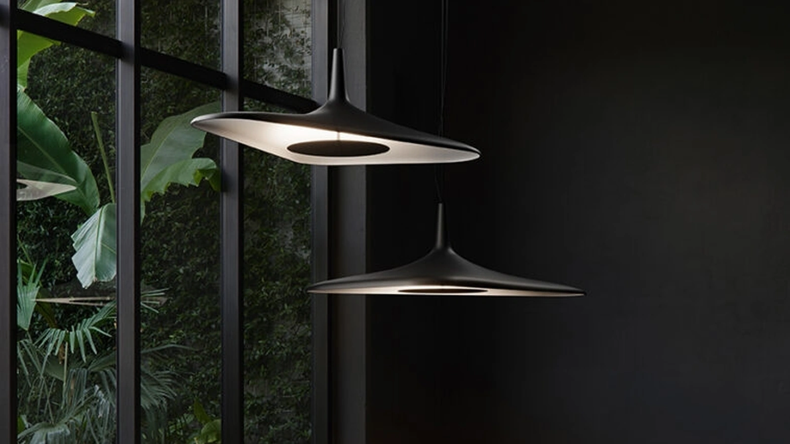 Lampada a sospensione Soleil Noir di Luceplan