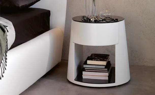 Comodino con cassetto in poliuretano rigido verniciato bianco Nigel di Cattelan Italia