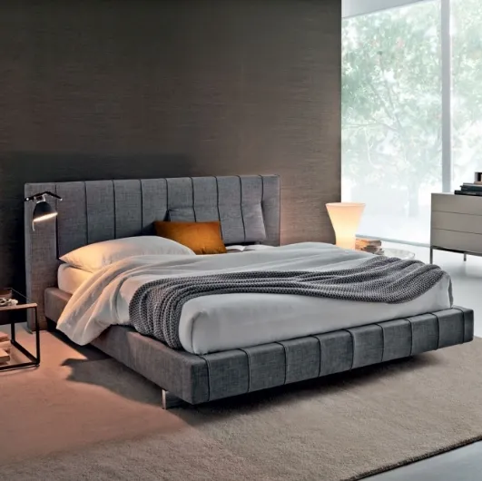 Letto in tessuto trapuntato con box contenitore High Wave di Molteni&C