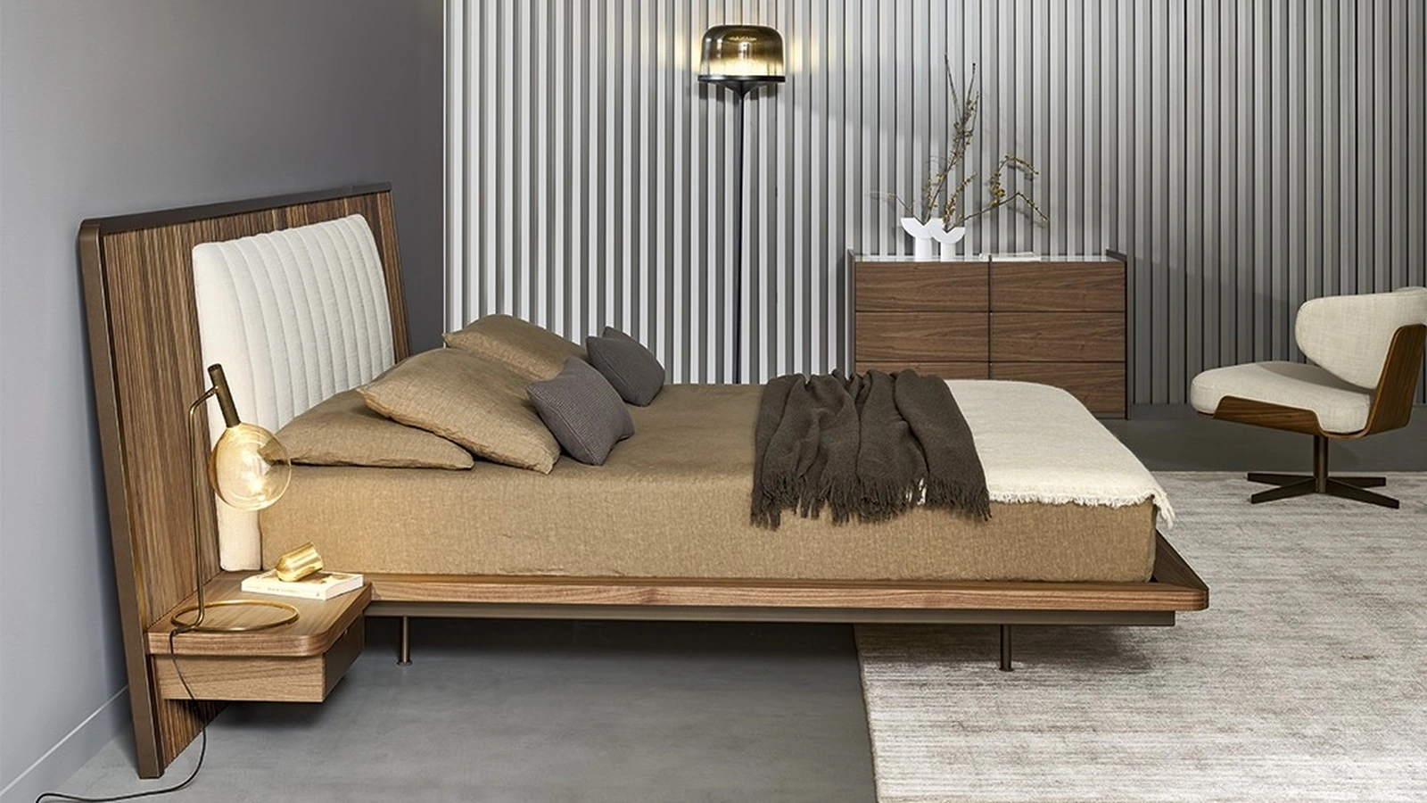 Letto in legno con testiera Nelson di Bonaldo