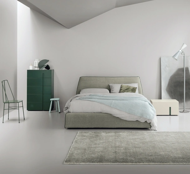 Letto imbottito Pearl di Kristalia