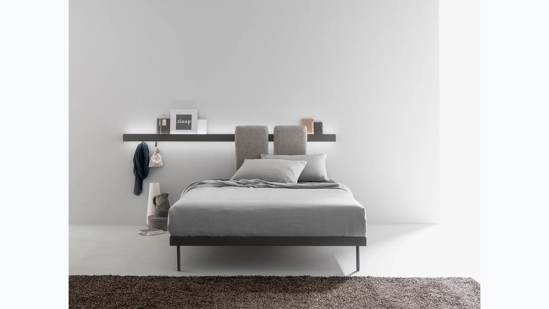 Letto in tessuto imbottito Kilian round di Calligaris