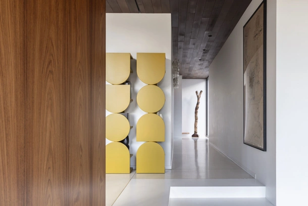 Libreria Shape Tower di Mogg