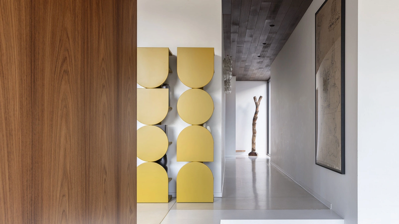 Libreria Shape Tower di Mogg