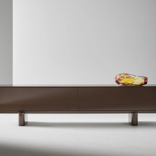 Madia Blocco Sideboard in legno laccato di Bonaldo