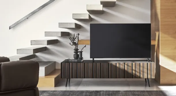 Madia Stripes a fasce verticali irregolari di Calligaris