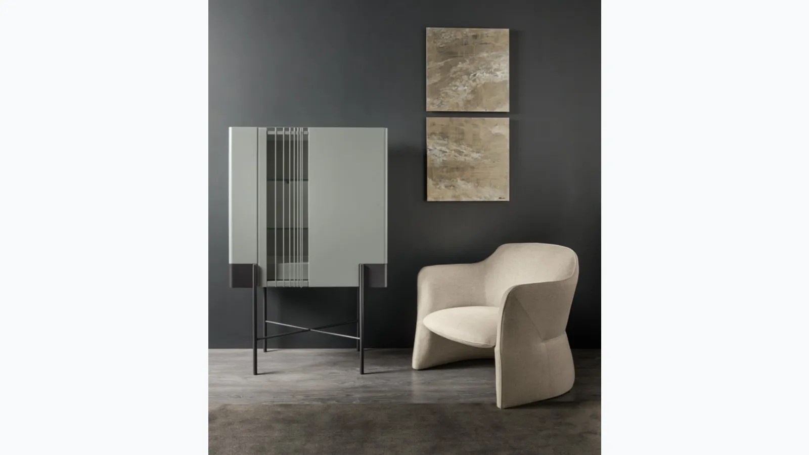 Madia Alta con ante in laccato e vetro serigrafato e struttura in metallo Valley Cabinet di Cantori