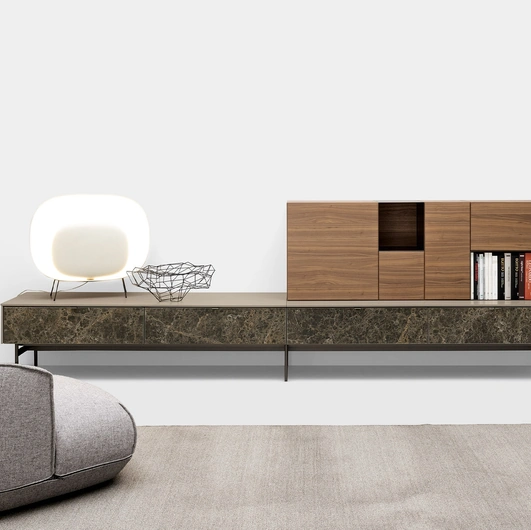 Mobile Porta Tv Avenue System On Metal Feet di Kristalia