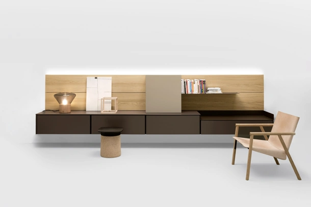 Mobile Porta Tv Avenue System Suspended di Kristalia