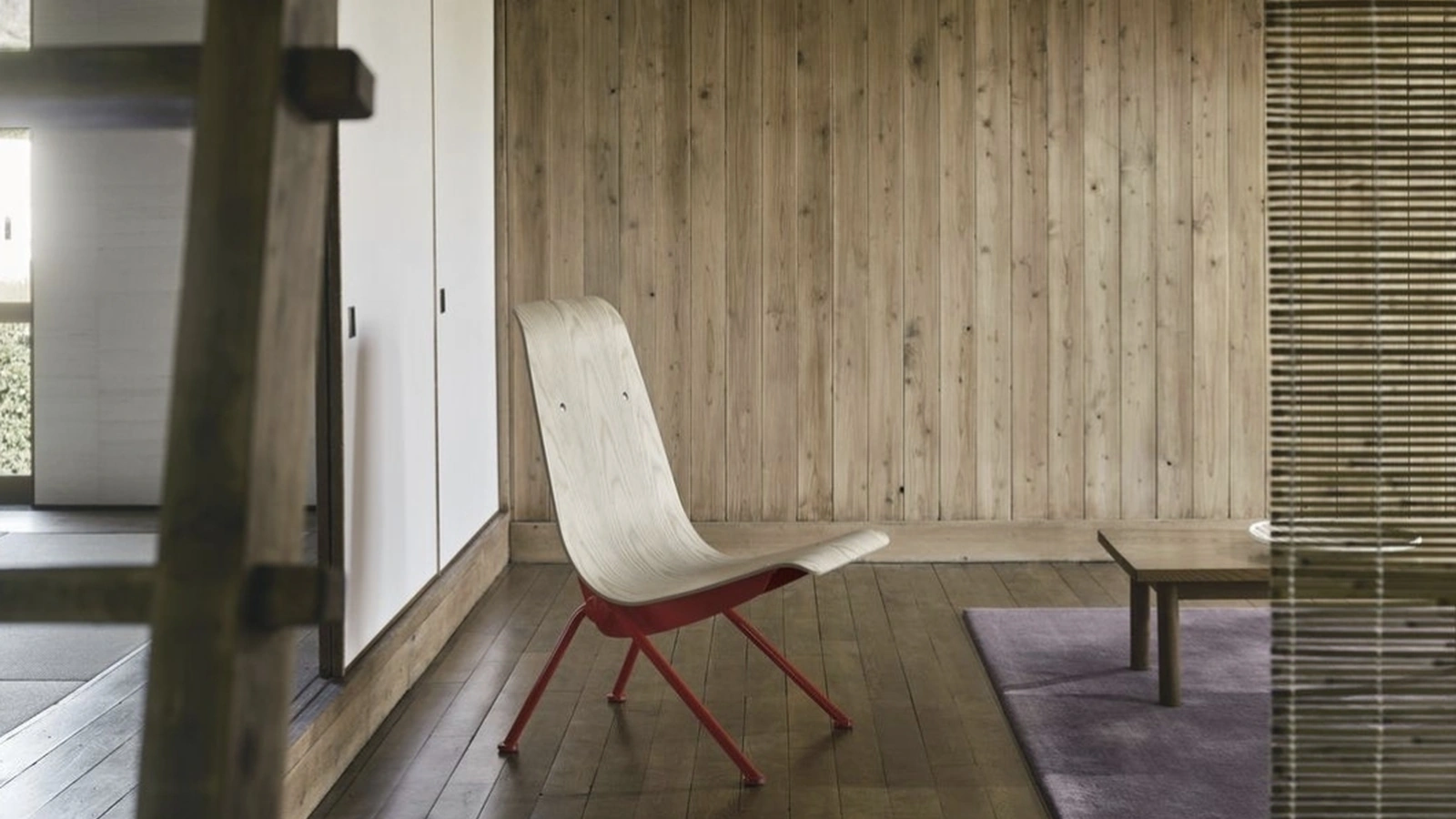Poltroncina in legno Antony Limited Edition 2025 di Vitra