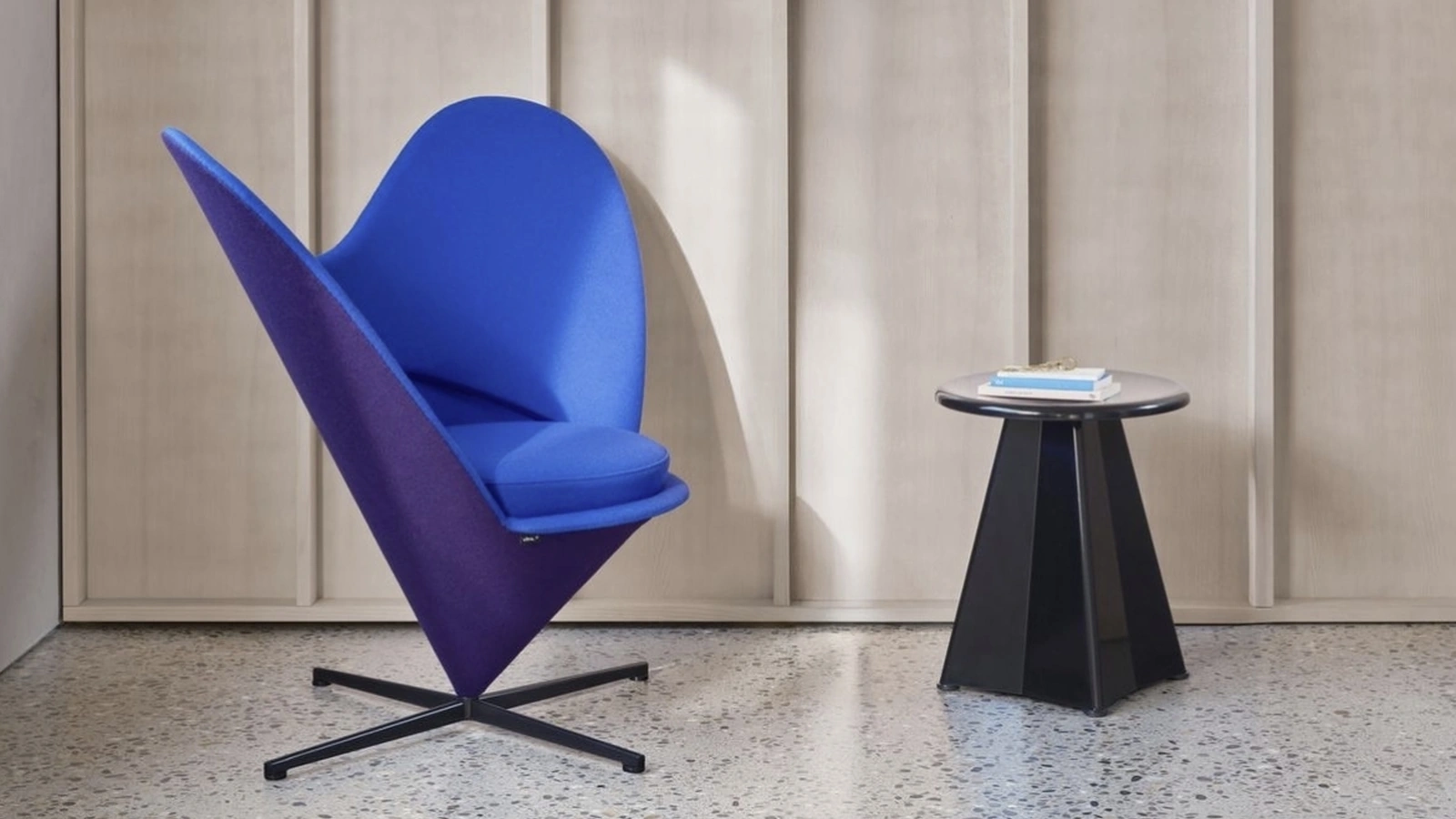 Poltrona Heart Cone Chair di Vitra