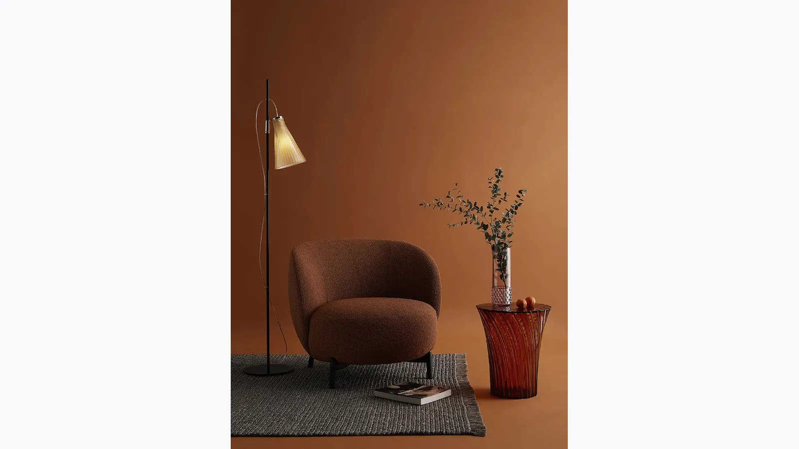 Poltroncina in tessuto Lunam di Kartell