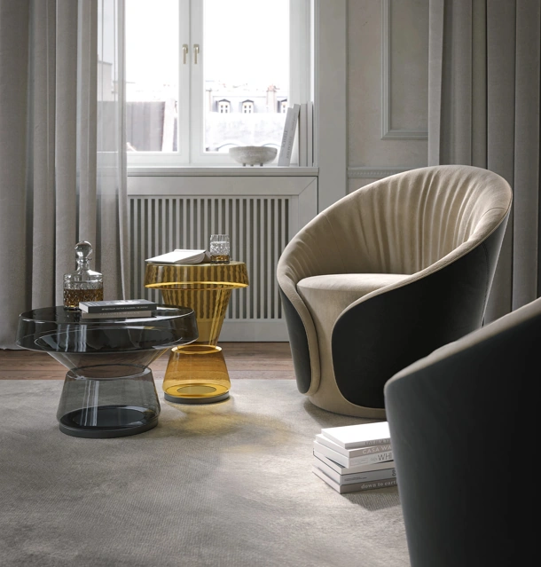 Poltroncina Mama in tessuto e pelle di Tonin Casa