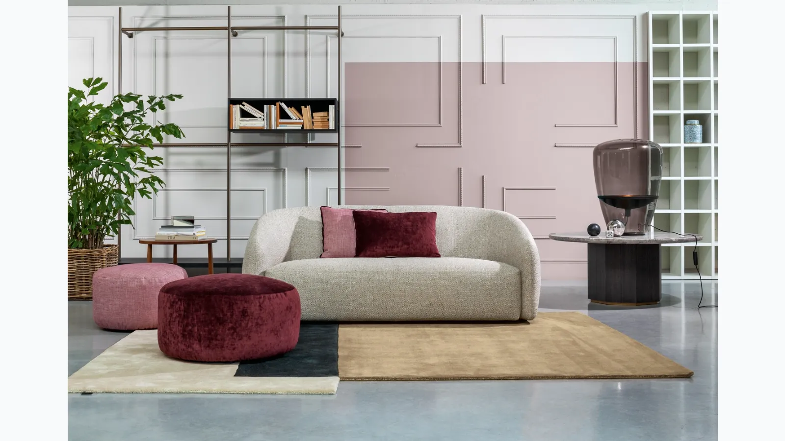 Divano lineare Globe di Flexteam