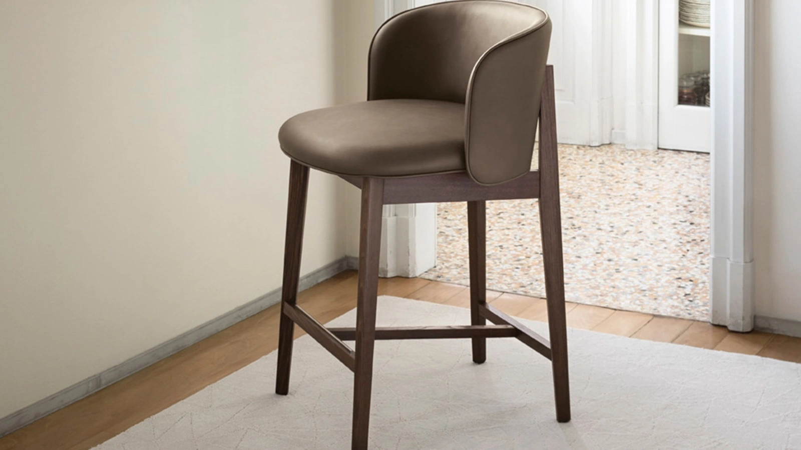 Sgabello in pelle Abrey di Calligaris