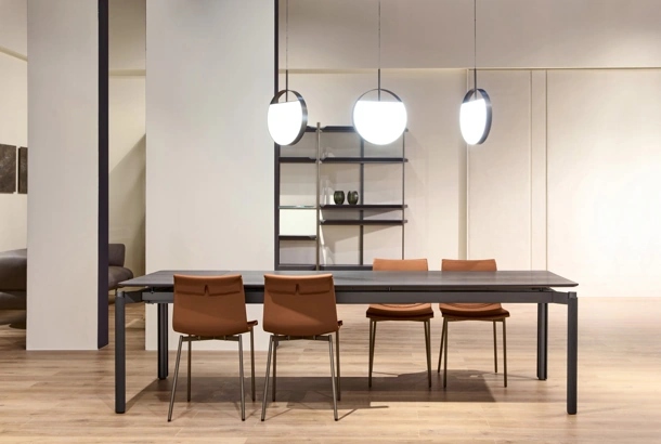 Sedia in pelle Circe di Cantori