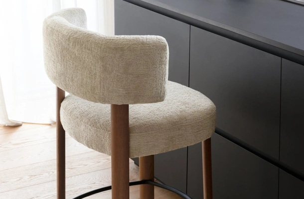 Sgabello in tessuto imbottito Glen di Calligaris