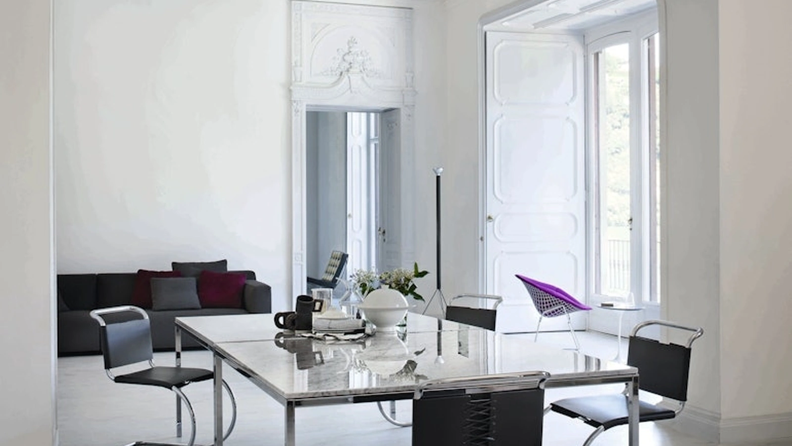 Sedia MR Side Chair in pelle di Knoll