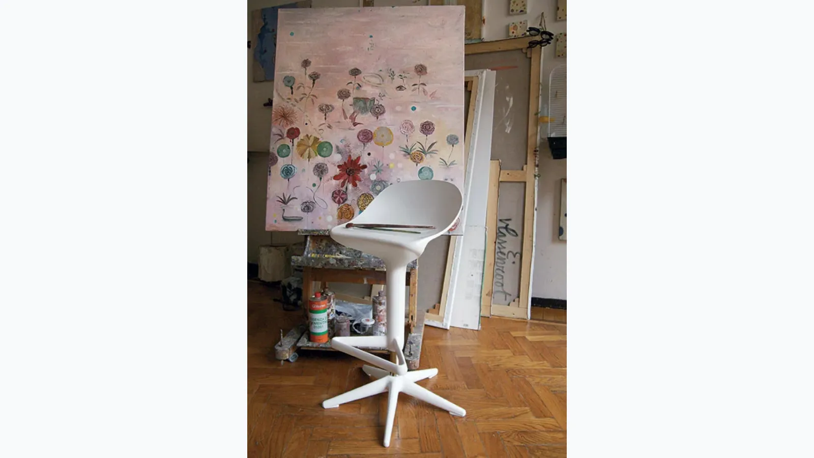 Sgabello Spoon Stool in polipropilene Nero di Kartell