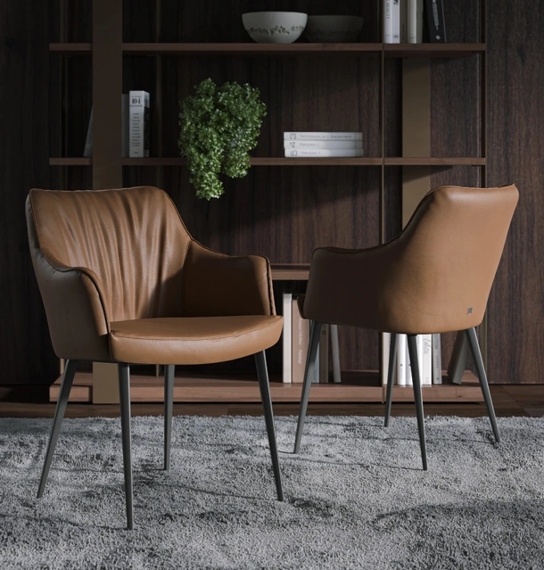 Sedia in pelle Gaia di Tonin Casa