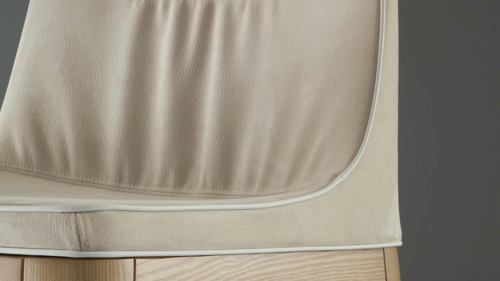 Sgabello in pelle Mivida di Tonin Casa