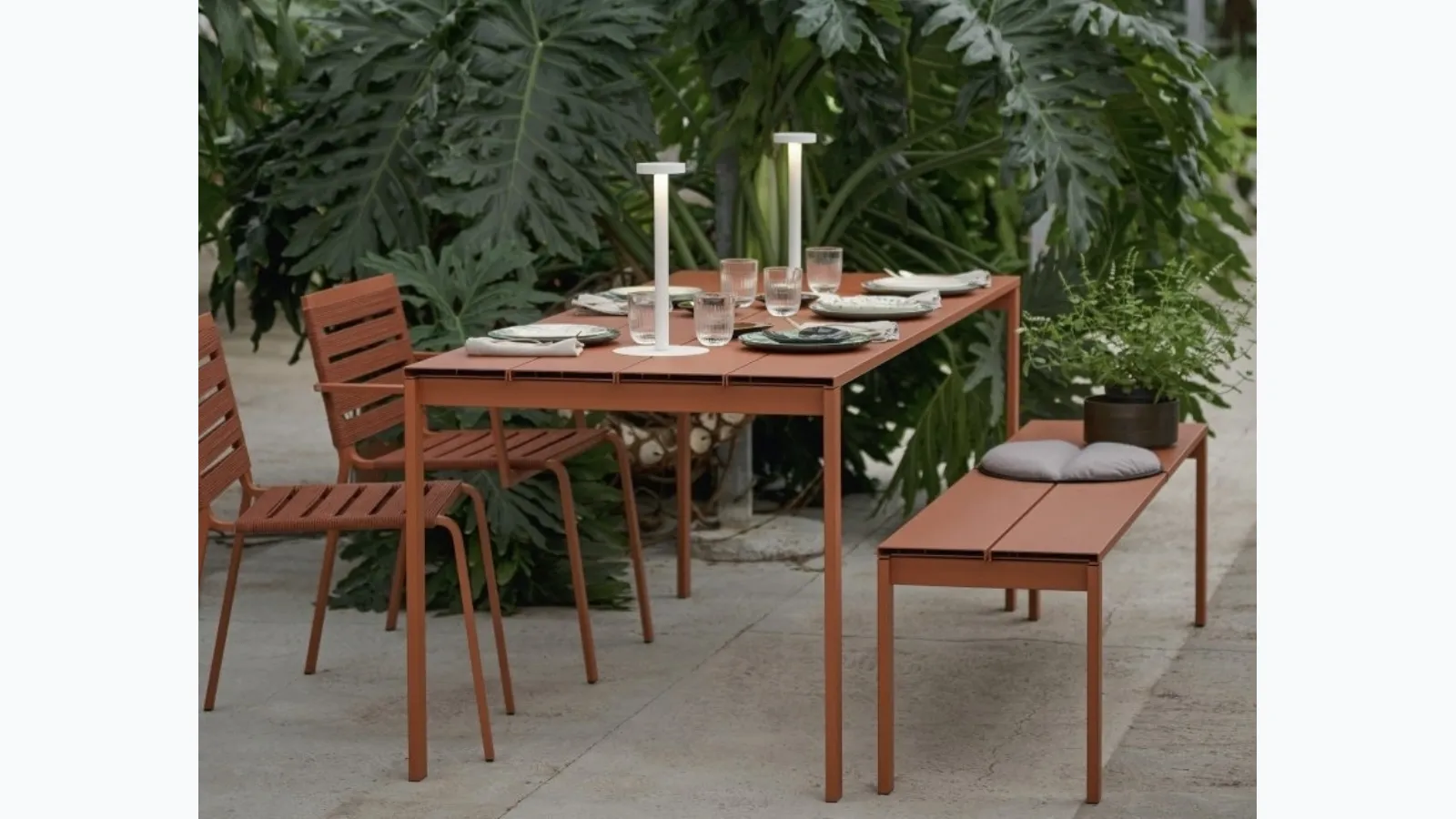 Tavolo Be-Easy Slatted di Kristalia