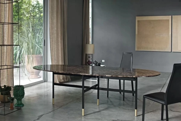 Tavolo Glamour con top in Marmo Naturale e base in acciaio laccato di Bontempi