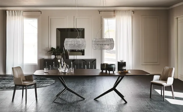Tavolo con base in acciaio verniciato e piano in noce Atlantis Wood di Cattelan Italia