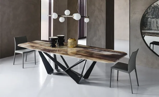 Tavolo con base in metallo e piano in cristallo con stampa artistica Skorpio Crystalart di Cattelan Italia