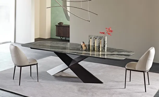 Tavolo con base in metallo e piano in ceramica Tyron Keramik di Cattelan Italia