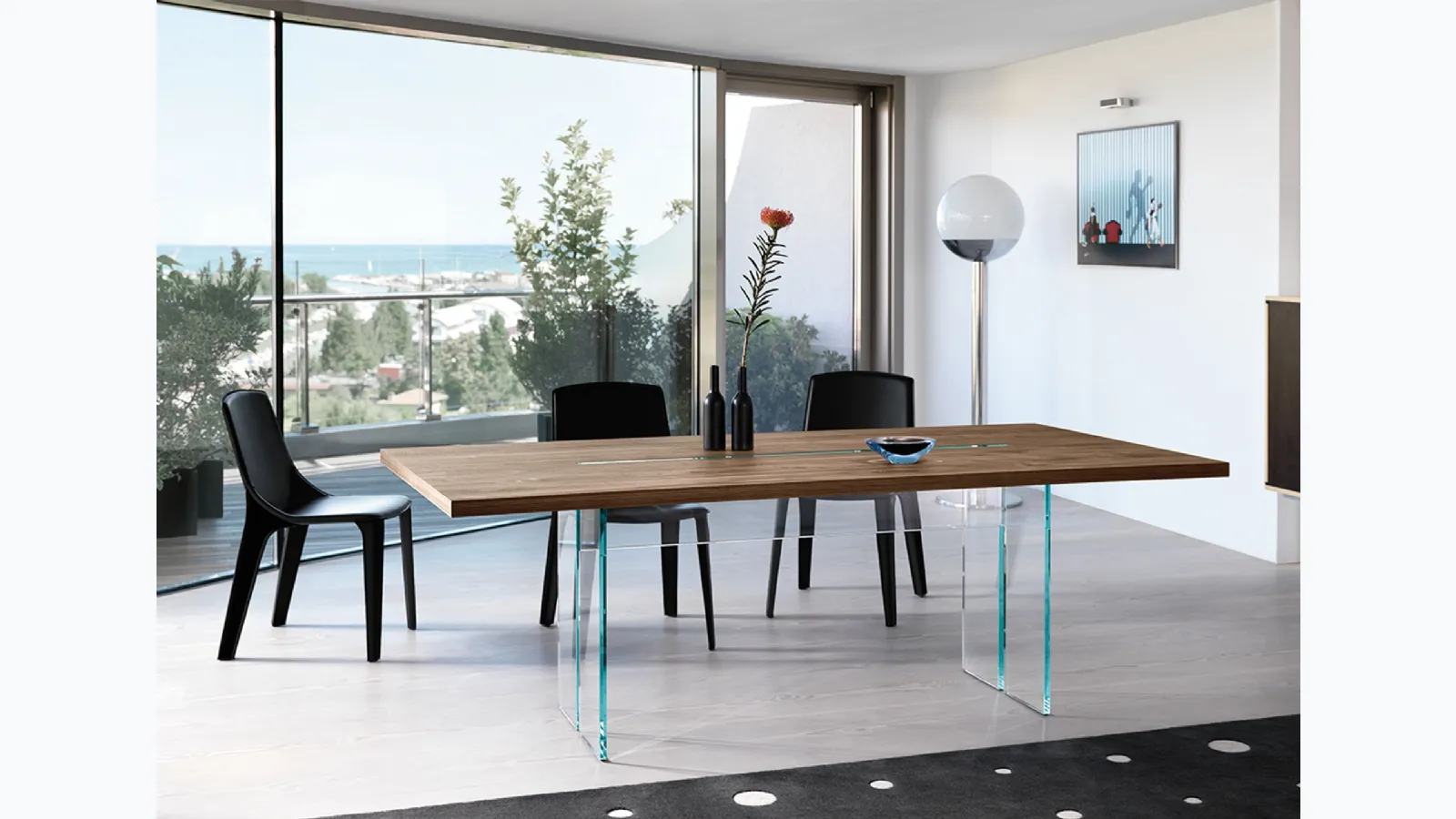 Tavolo LLT Wood con top in Rovere old e basi in vetro trasparente di Fiam