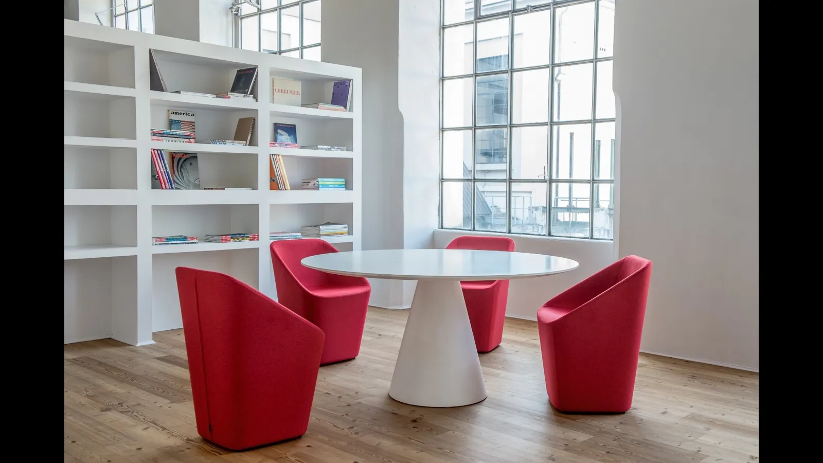 Tavolo Ikon Table di Pedrali