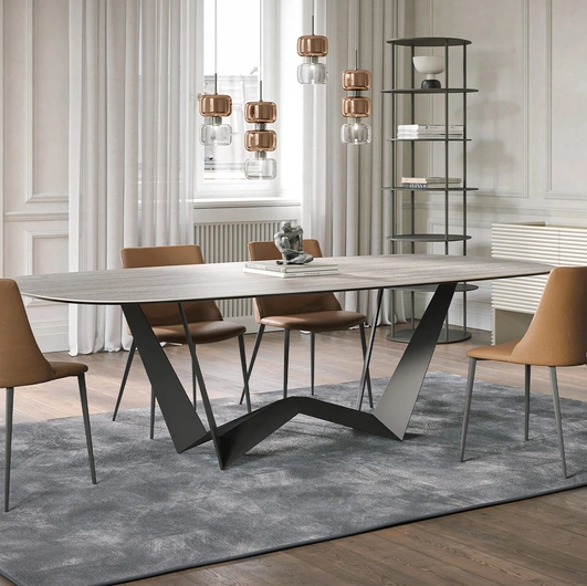 Tavolo Reverse in gres Travertino di Tonin Casa