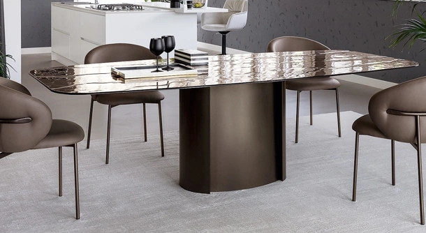 Tavolo in vetro Yoroi di Calligaris