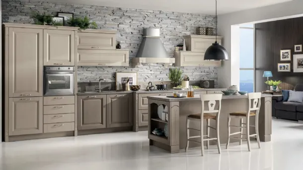 Cucina Classica con isola Bolgheri v01 in Rovere finitura Cuvèe e Soya con top in laminato Pietra Vecchia di Stosa